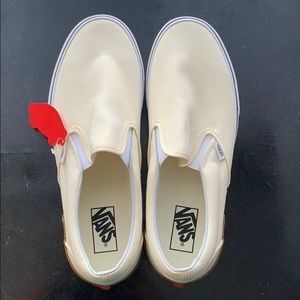 Classic slip-on Vans (gum block)